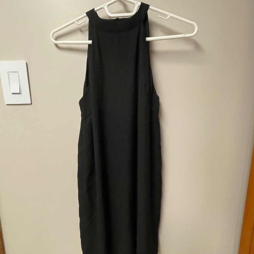 Lulu’s Sleeveless Black Dress
